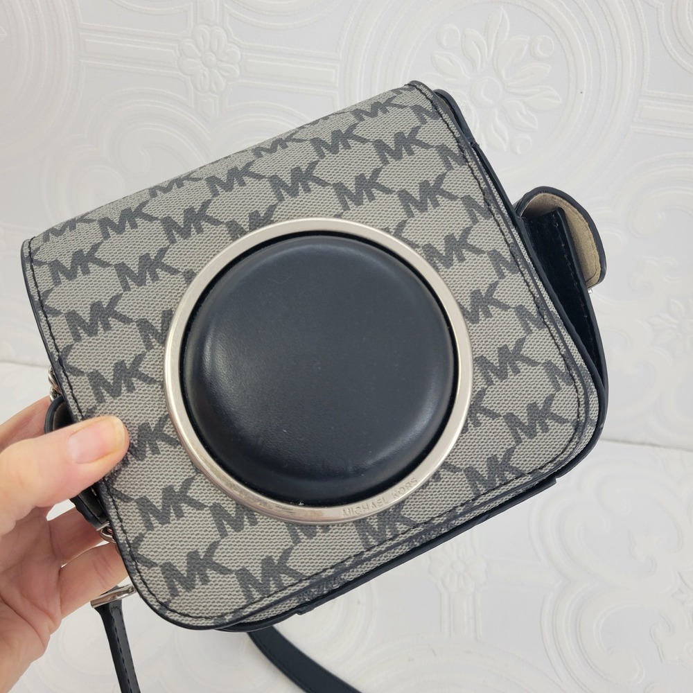 Michael Kors Studio Scout Collection Medium Moulded Camera Bag Black MK Logo New - Picture 2 of 16
